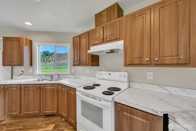 228 Mossyrock Road W, Mossyrock, WA 98564
