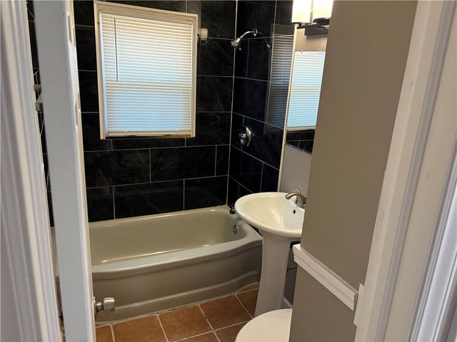 10201 Belmont Avenue, Kansas City, MO 64134