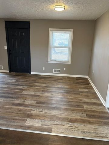 10201 Belmont Avenue, Kansas City, MO 64134