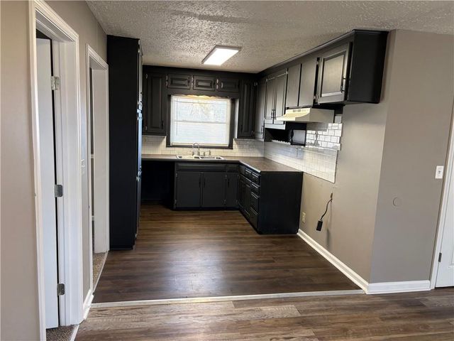 10201 Belmont Avenue, Kansas City, MO 64134