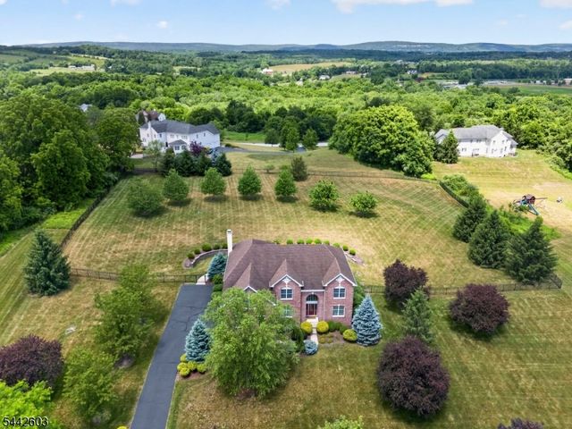 26 High Ridge Ln, Frankford Twp., NJ 07822