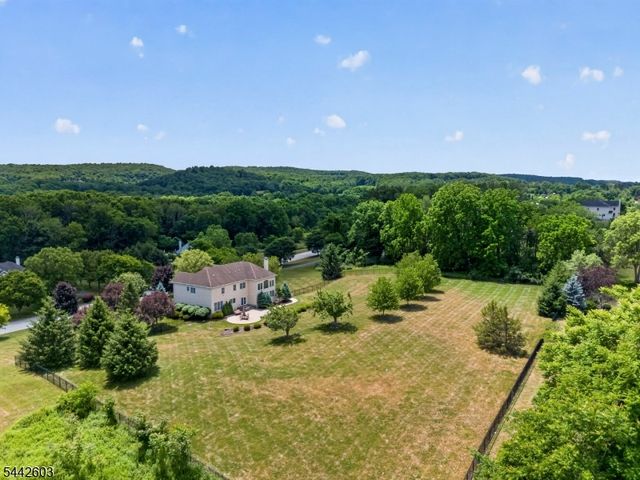 26 High Ridge Ln, Frankford Twp., NJ 07822