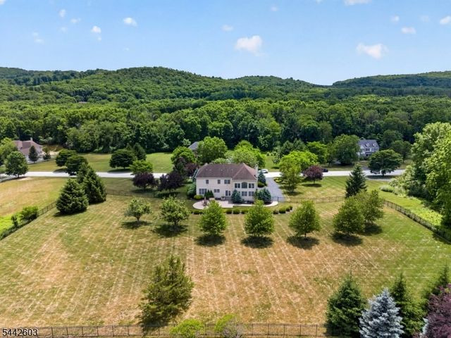 26 High Ridge Ln, Frankford Twp., NJ 07822