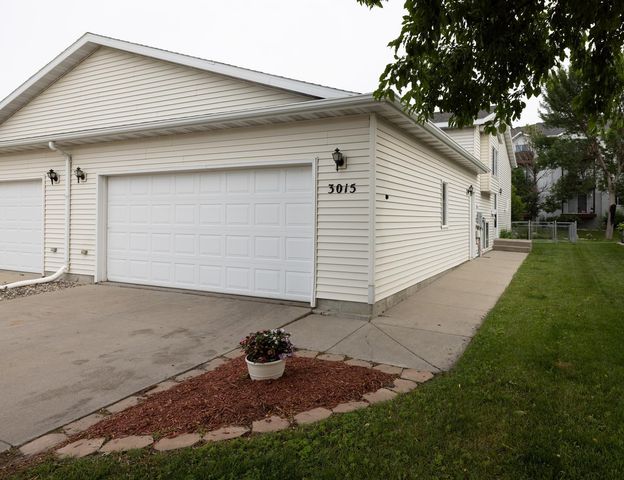 3015 Dakota Park Circle S, Fargo, ND 58104