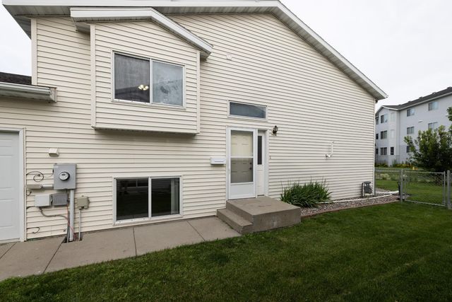 3015 Dakota Park Circle S, Fargo, ND 58104
