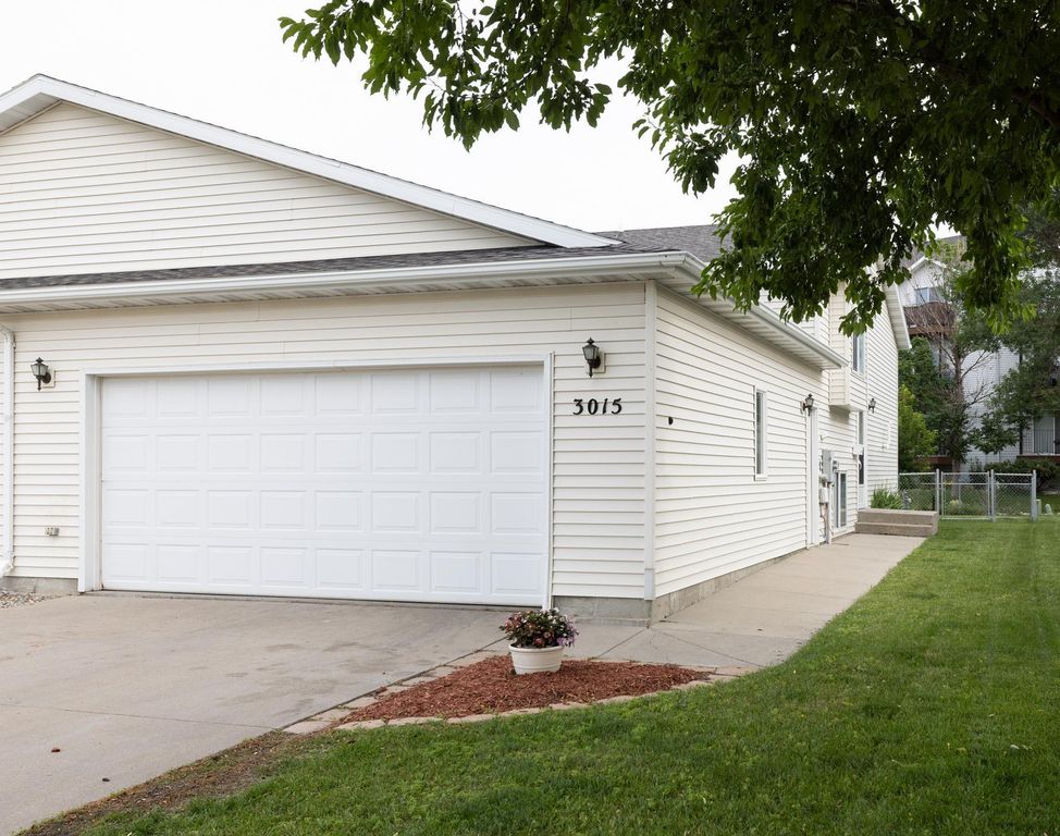 3015 Dakota Park Circle S, Fargo, ND 58104