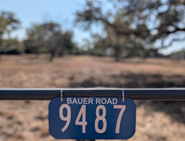 9487 Bauer Road, Fayetteville, TX 78940