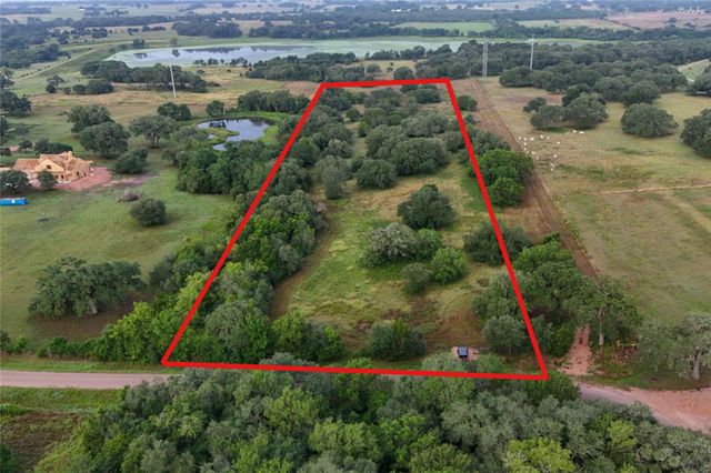 9487 Bauer Road, Fayetteville, TX 78940