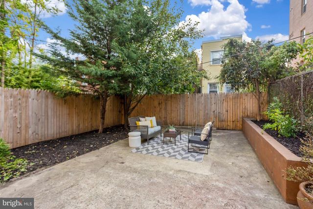 215 T ST NE, Washington, DC 20002