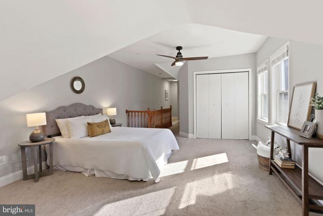 215 T ST NE, Washington, DC 20002