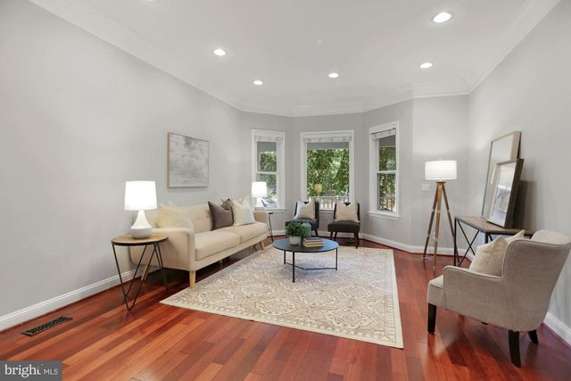 215 T ST NE, Washington, DC 20002