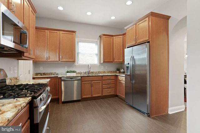 215 T ST NE, Washington, DC 20002