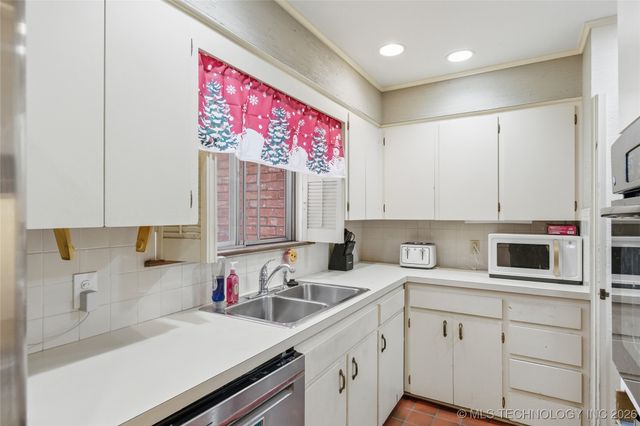 6011 E 57th Street, Tulsa, OK 74135