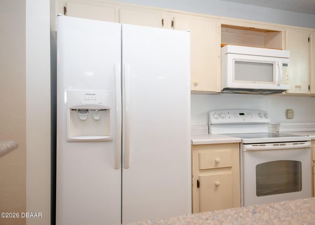 2901 N Halifax Ave Apt 111, Daytona Beach, FL 32118