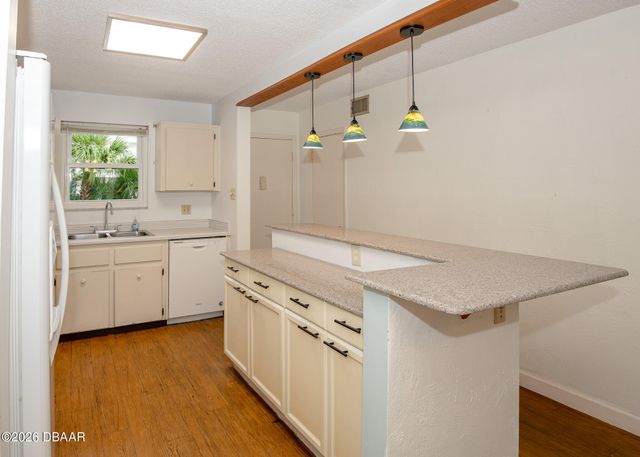 2901 N Halifax Ave Apt 111, Daytona Beach, FL 32118