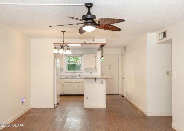 2901 N Halifax Ave Apt 111, Daytona Beach, FL 32118