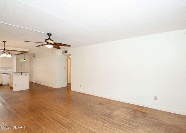 2901 N Halifax Ave Apt 111, Daytona Beach, FL 32118