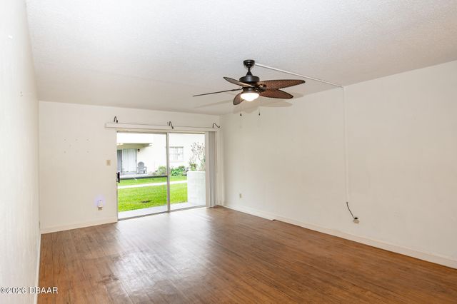 2901 N Halifax Ave Apt 111, Daytona Beach, FL 32118