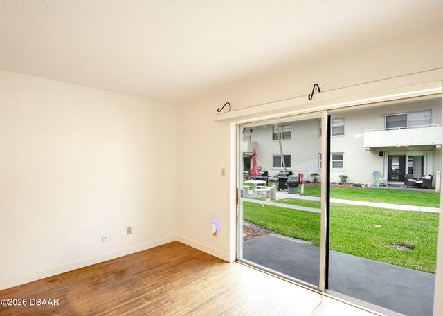2901 N Halifax Ave Apt 111, Daytona Beach, FL 32118