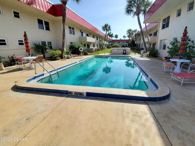 2901 N Halifax Ave Apt 111, Daytona Beach, FL 32118