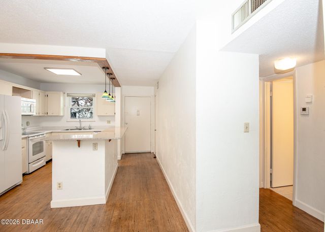 2901 N Halifax Ave Apt 111, Daytona Beach, FL 32118