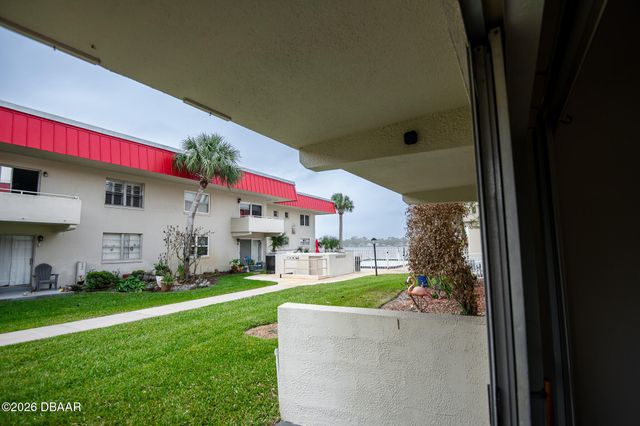 2901 N Halifax Ave Apt 111, Daytona Beach, FL 32118