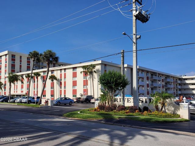 2901 N Halifax Ave Apt 111, Daytona Beach, FL 32118
