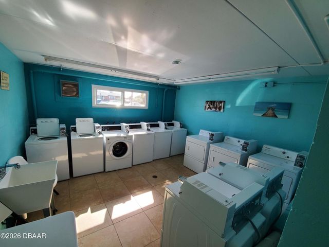 2901 N Halifax Ave Apt 111, Daytona Beach, FL 32118