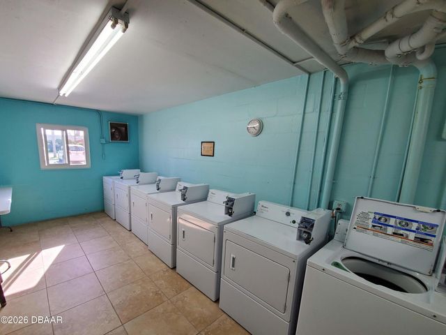 2901 N Halifax Ave Apt 111, Daytona Beach, FL 32118