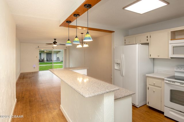 2901 N Halifax Ave Apt 111, Daytona Beach, FL 32118