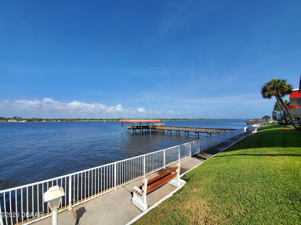 2901 N Halifax Ave Apt 111, Daytona Beach, FL 32118