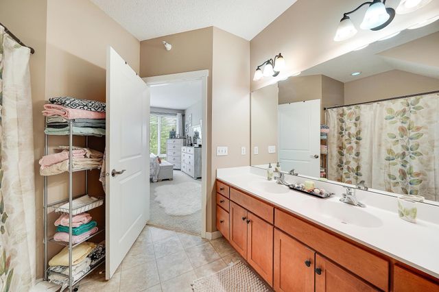 1070 Grandview Court NE 300, Columbia Heights, MN 55421