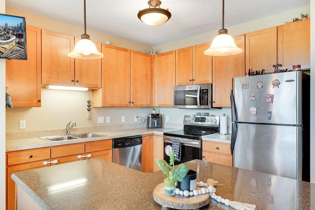 1070 Grandview Court NE 300, Columbia Heights, MN 55421