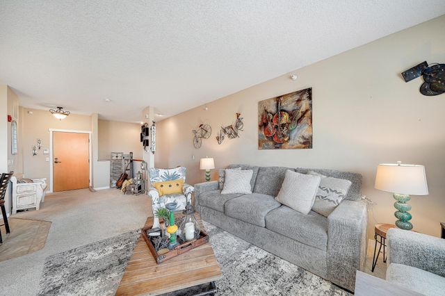 1070 Grandview Court NE 300, Columbia Heights, MN 55421