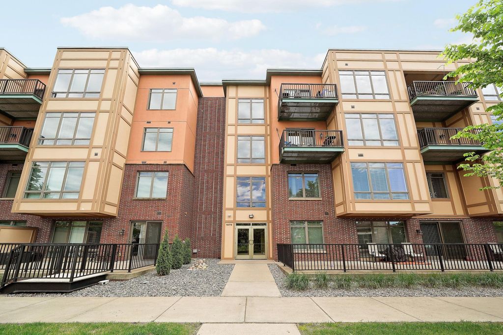 1070 Grandview Court NE 300, Columbia Heights, MN 55421