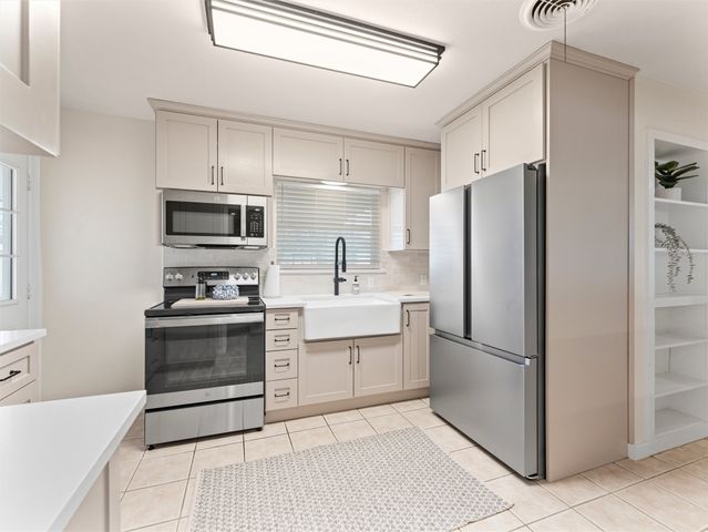 510 Overlook Drive, Midlothian, TX 76065