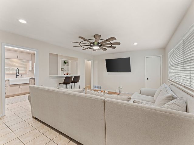 510 Overlook Drive, Midlothian, TX 76065