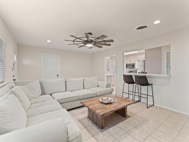 510 Overlook Drive, Midlothian, TX 76065