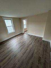37 River St 3, Southbridge, MA 01550