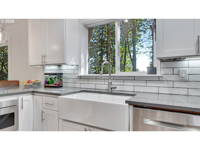 19636 S RIDGE Rd, Oregon City, OR 97045