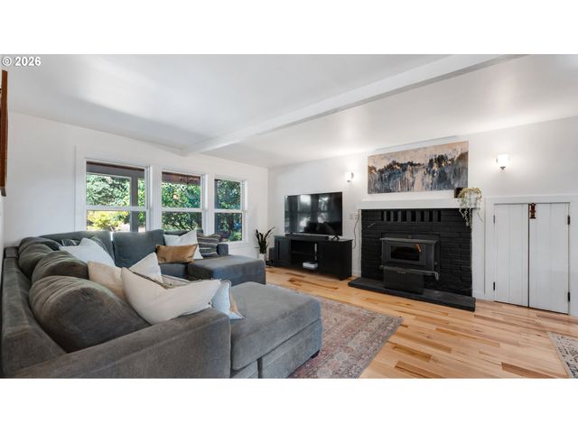 19636 S RIDGE Rd, Oregon City, OR 97045