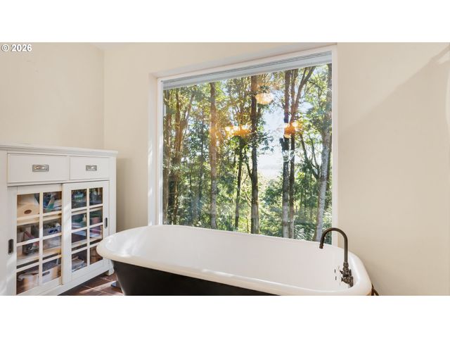 19636 S RIDGE Rd, Oregon City, OR 97045
