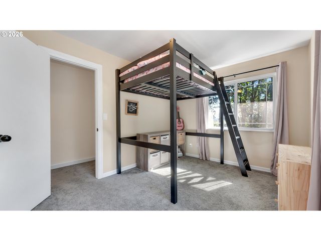 19636 S RIDGE Rd, Oregon City, OR 97045