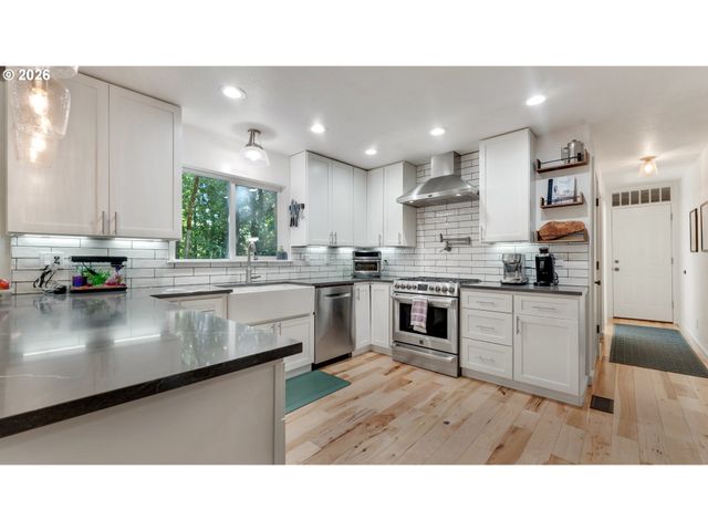 19636 S RIDGE Rd, Oregon City, OR 97045