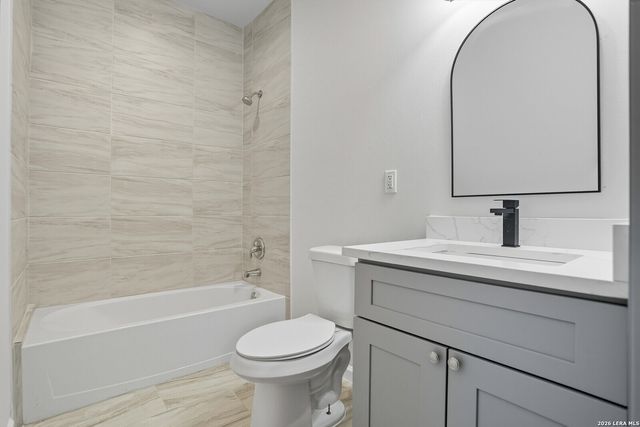 1958 E Crockett, San Antonio, TX 78202