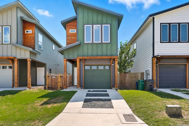 1958 E Crockett, San Antonio, TX 78202