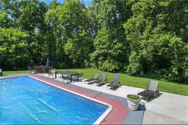 4109 Derr Road, Springfield, OH 45503