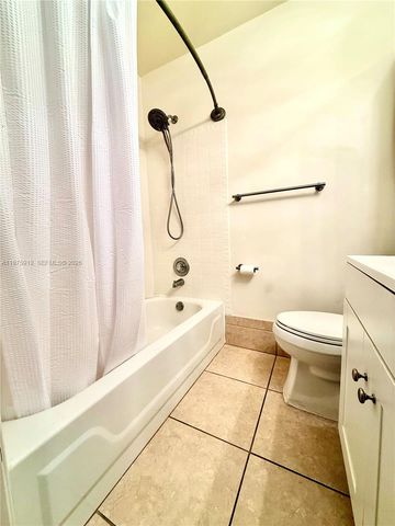 2533 NE 15th St, Pompano Beach, FL 33062