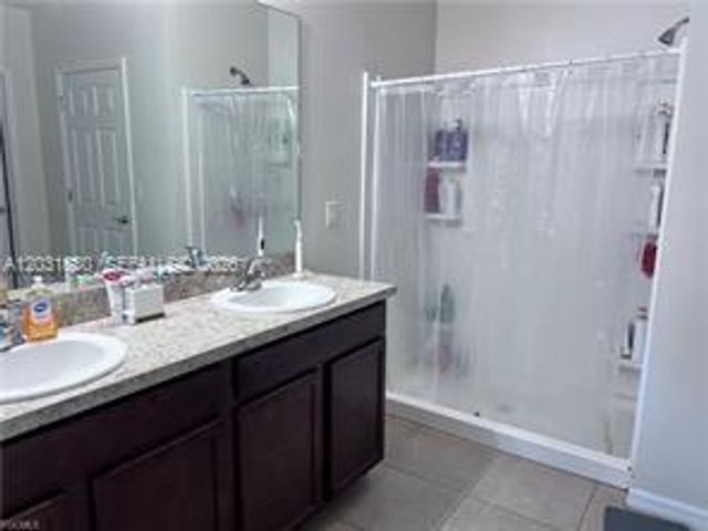 3815 SW 11th Pl, Cape Coral, FL 33914