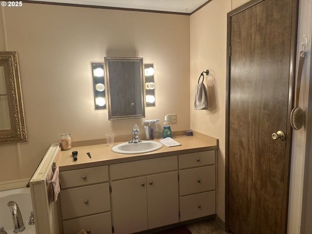 98825 PLEASANT HILL Dr 15, Brookings, OR 97415